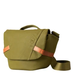 a/u by aunts & unclesKazo