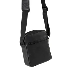 a/u by aunts & unclesOnga RE