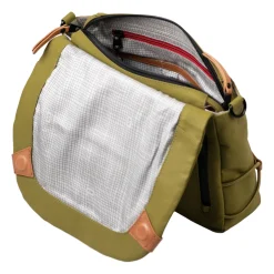 a/u by aunts & unclesSendai