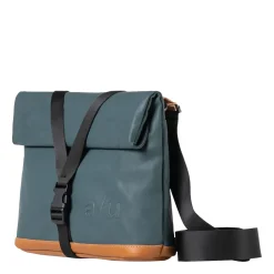 a/u by aunts & unclesYao