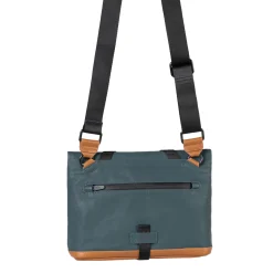 a/u by aunts & unclesYao