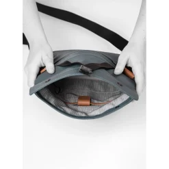 a/u by aunts & unclesYao