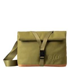 a/u by aunts & unclesYao