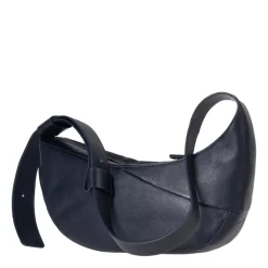 aunts & unclesBee Balm