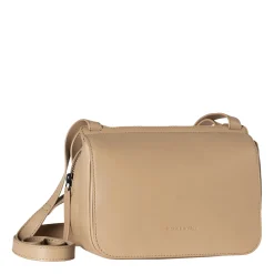 aunts & unclesMagnolia