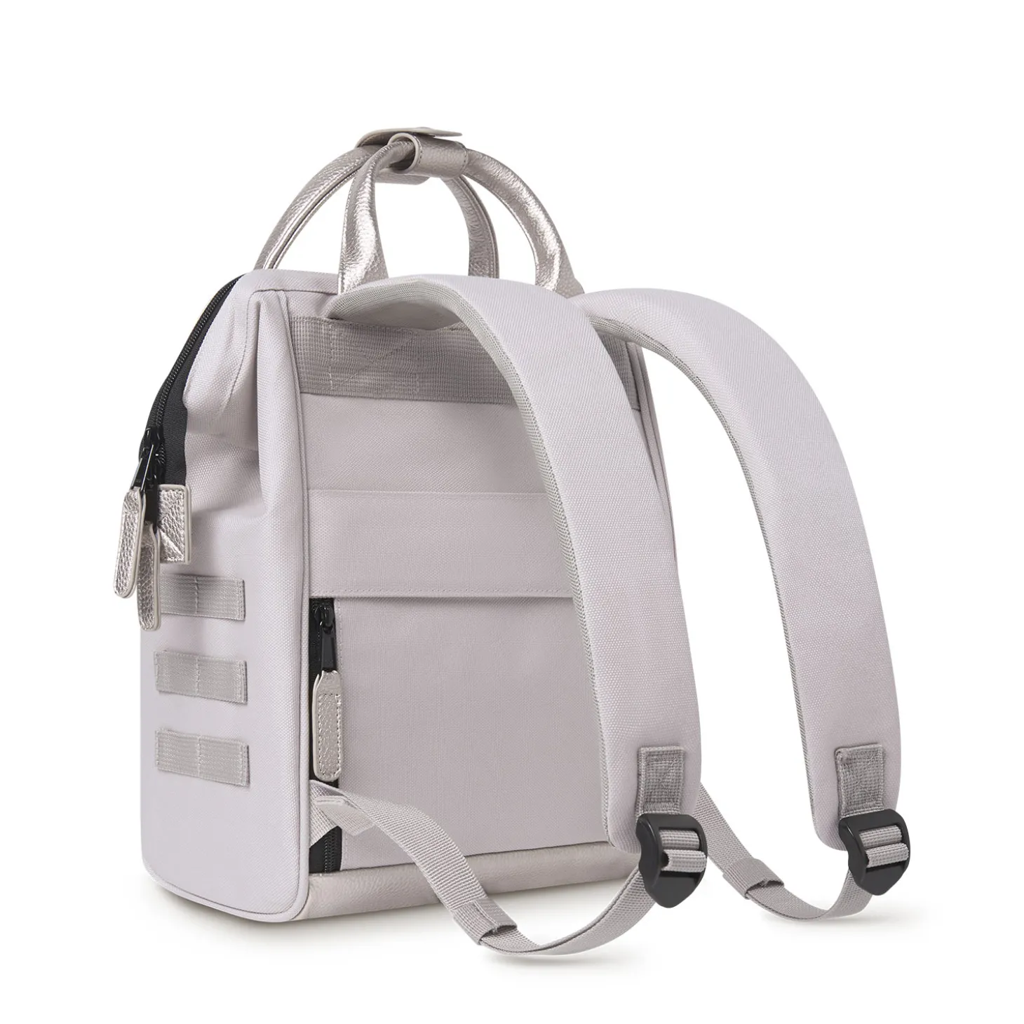 CABAIAAdventurer Small