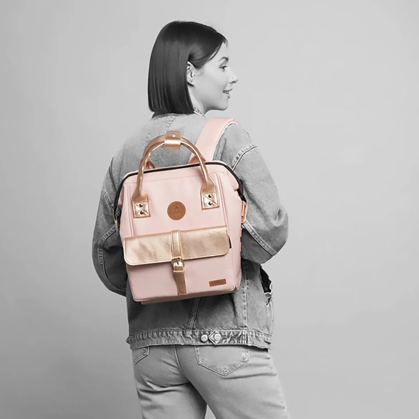 CABAIAAdventurer Small