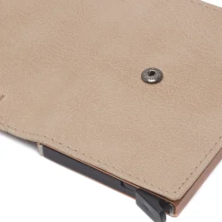 The Chesterfield BrandParis